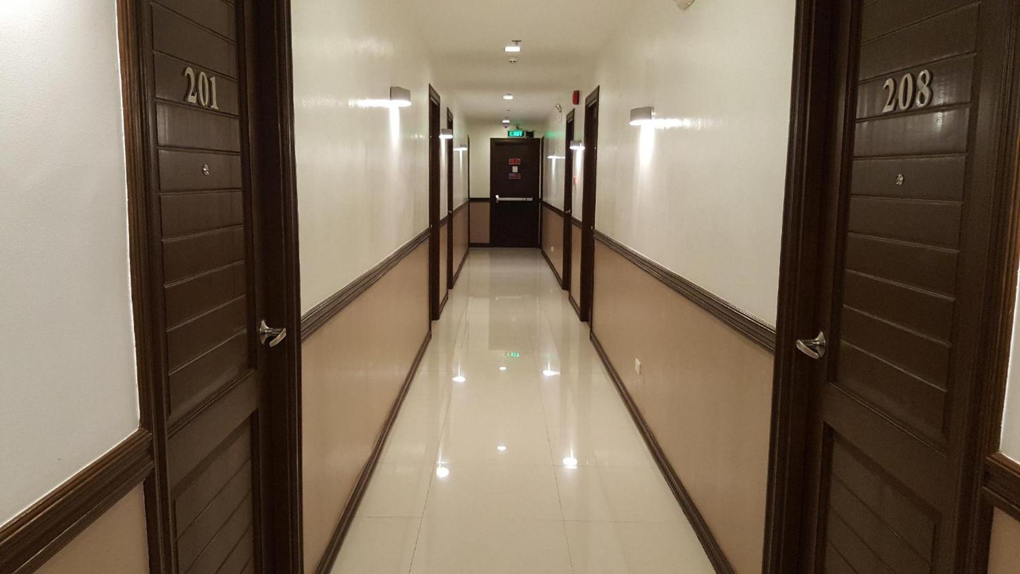 Pearli View Hotel Iloilo Powered By Cocotel Bagian luar foto