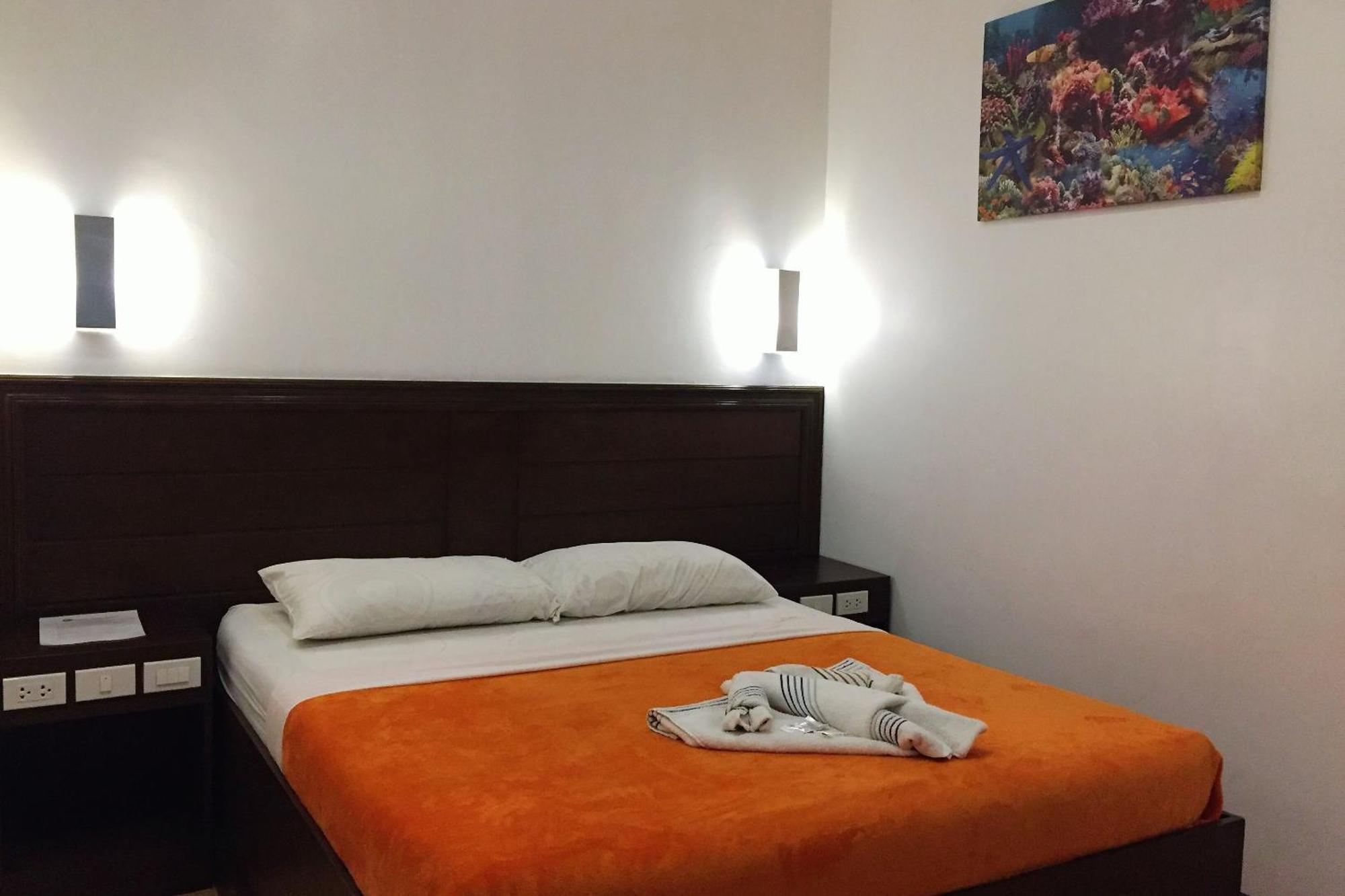 Pearli View Hotel Iloilo Powered By Cocotel Ruang foto