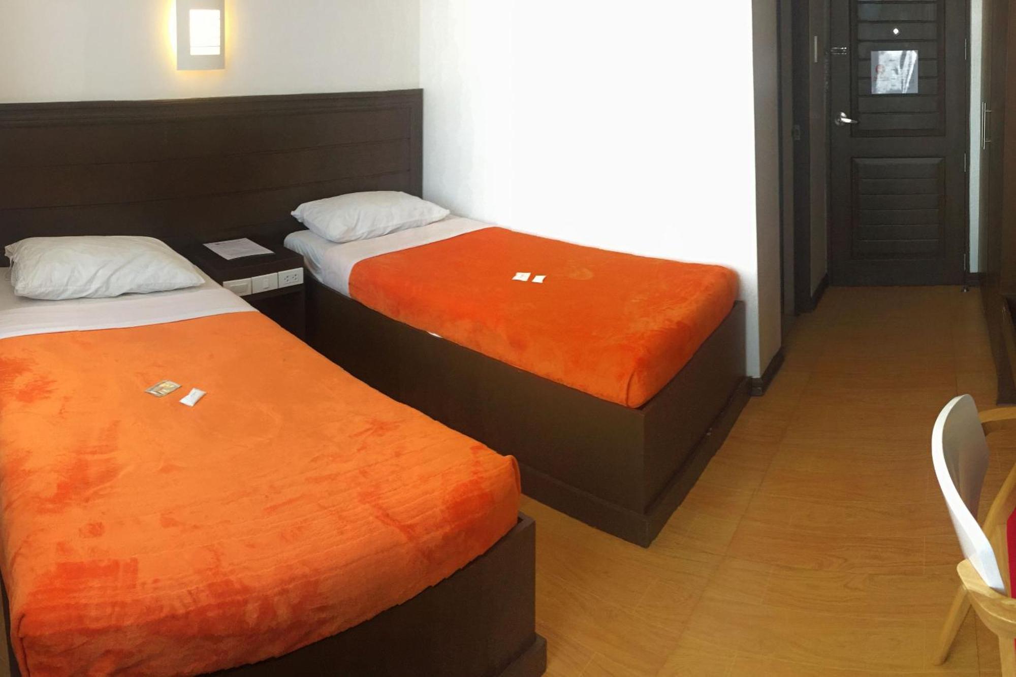 Pearli View Hotel Iloilo Powered By Cocotel Ruang foto