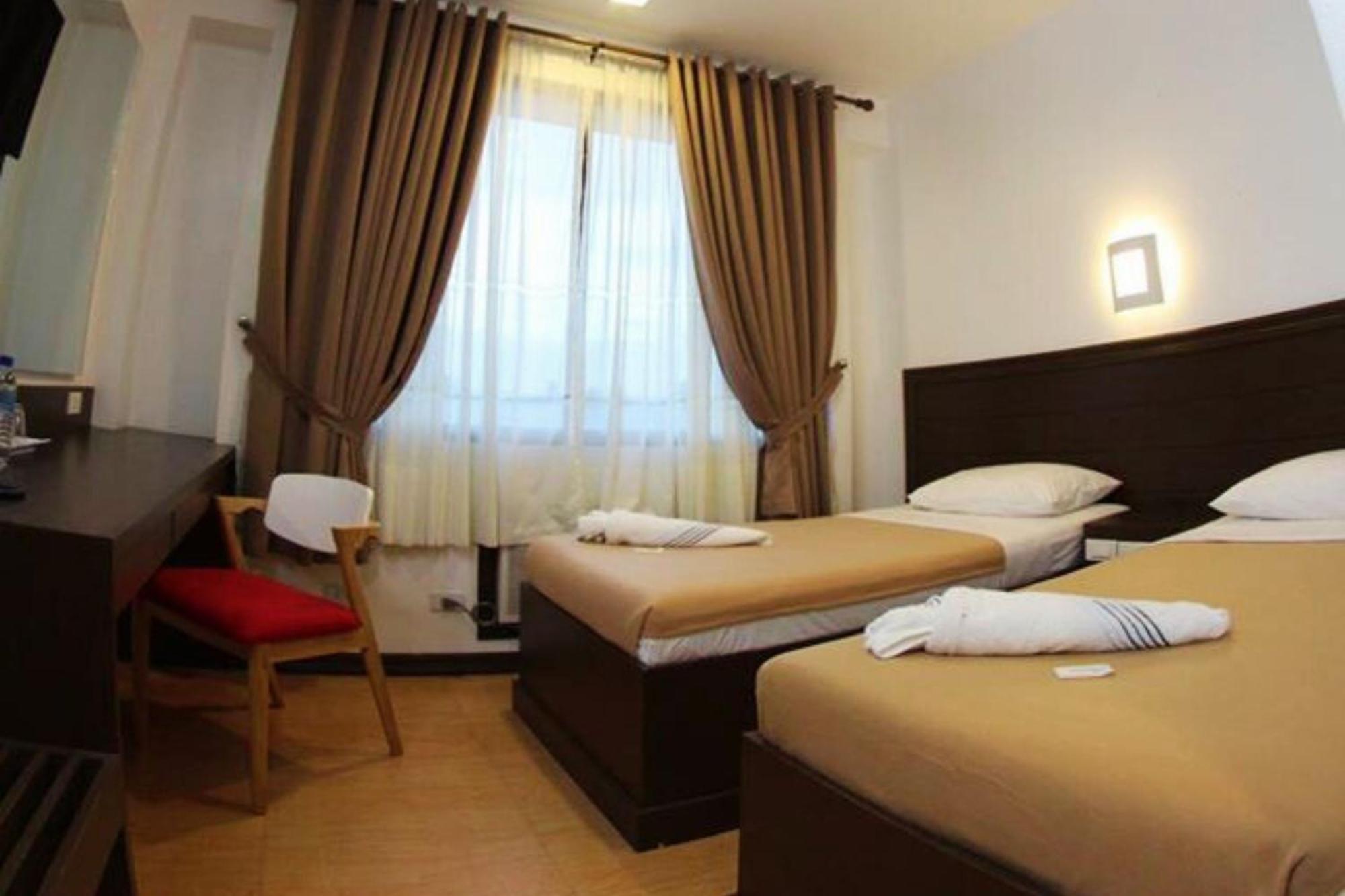 Pearli View Hotel Iloilo Powered By Cocotel Ruang foto