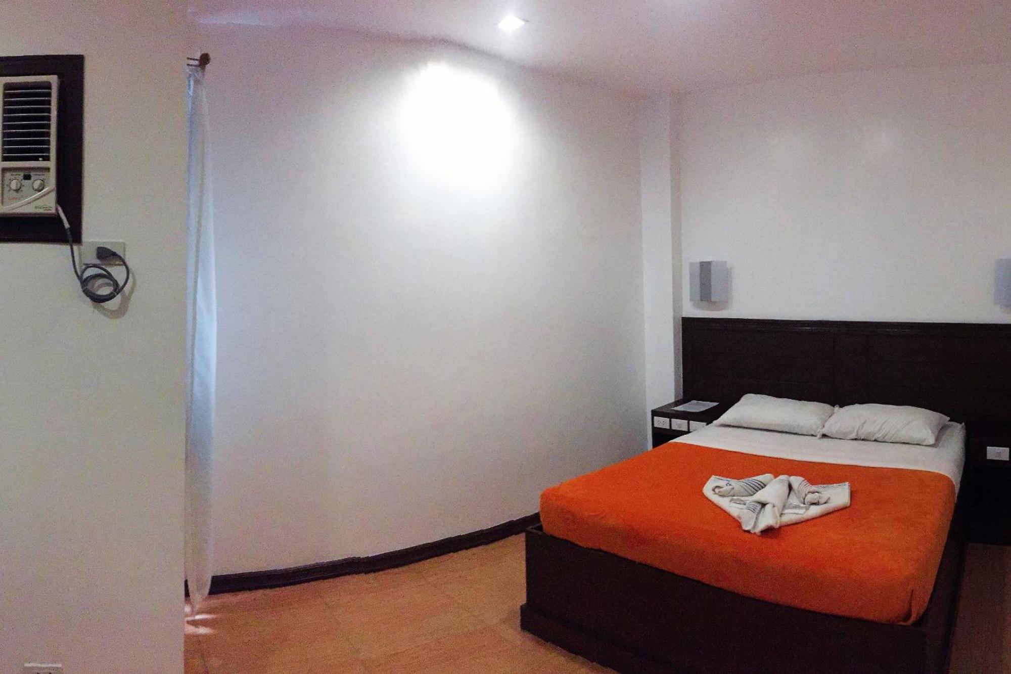 Pearli View Hotel Iloilo Powered By Cocotel Ruang foto