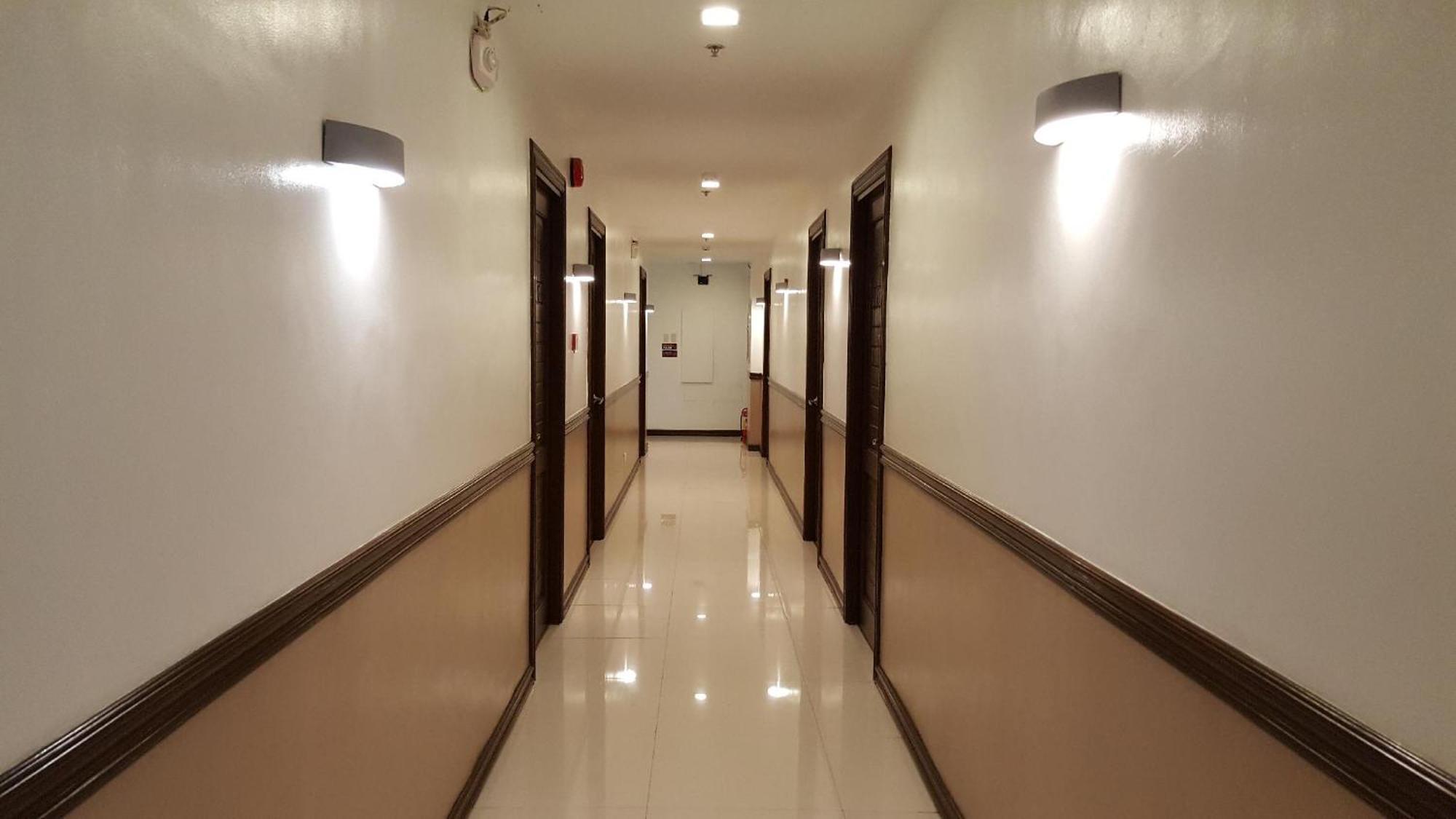 Pearli View Hotel Iloilo Powered By Cocotel Bagian luar foto