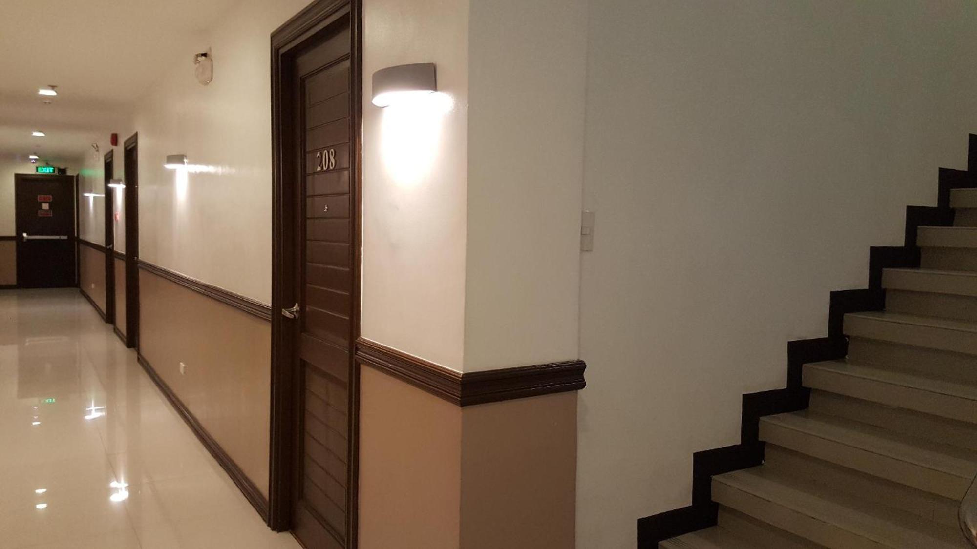 Pearli View Hotel Iloilo Powered By Cocotel Bagian luar foto